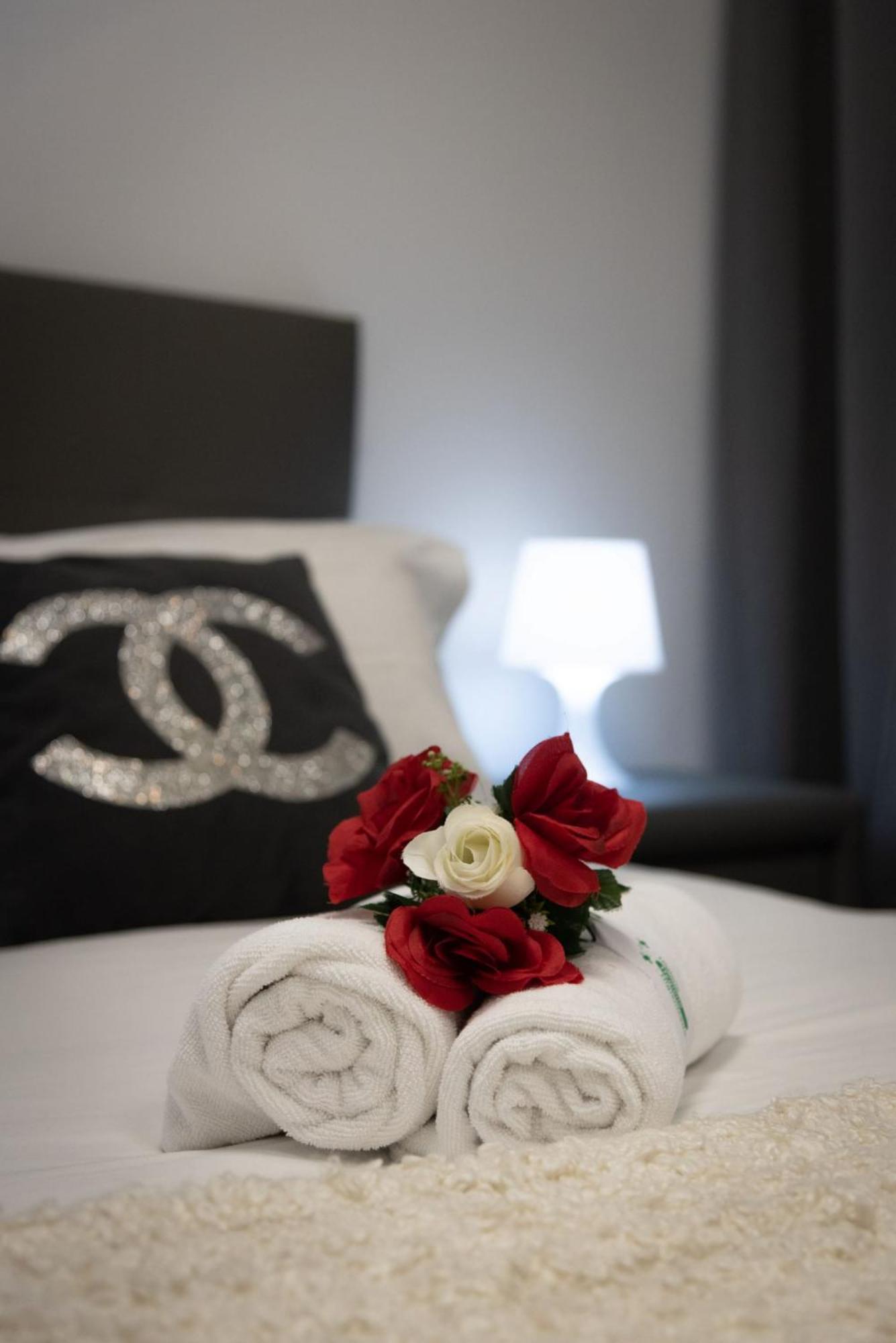 Apartamentos Day Madrid Santo Domingo Centro Gran Via Sol Malasana Dış mekan fotoğraf